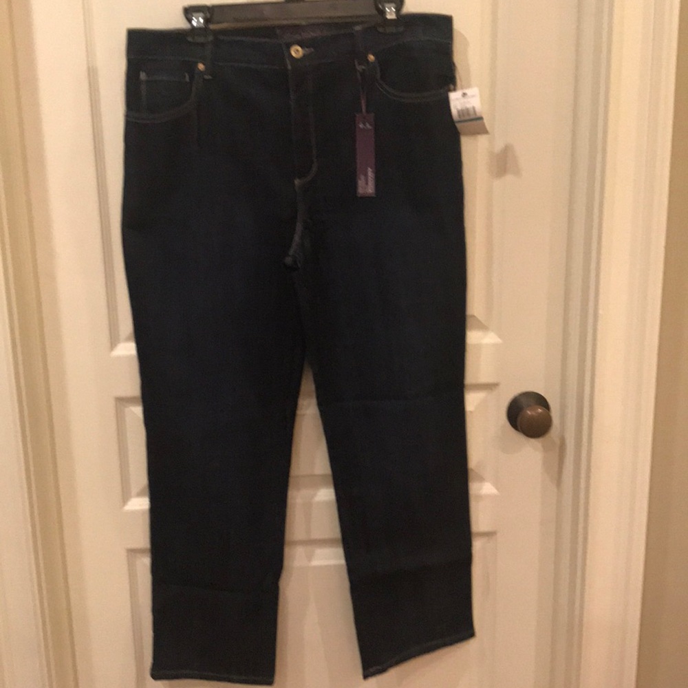 NEW WITH TAGS GLORIA VANDERBILT AMANDA JEANS